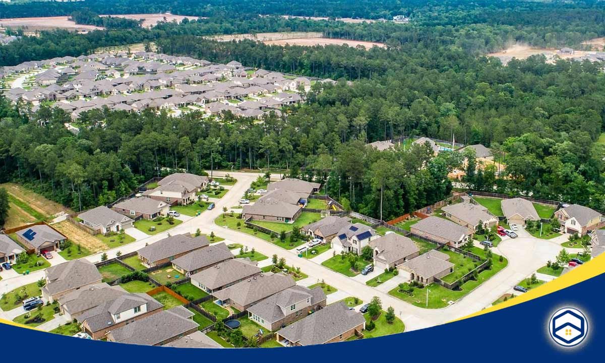 : An aerial view of the well-planned streets and homes in Ladera Creek, showcasing it as one of the best neighborhoods in Conroe TX.